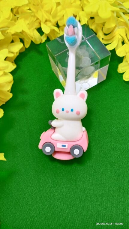 Early years Pack of 1 Kids Brush – Cute cartoon car design.